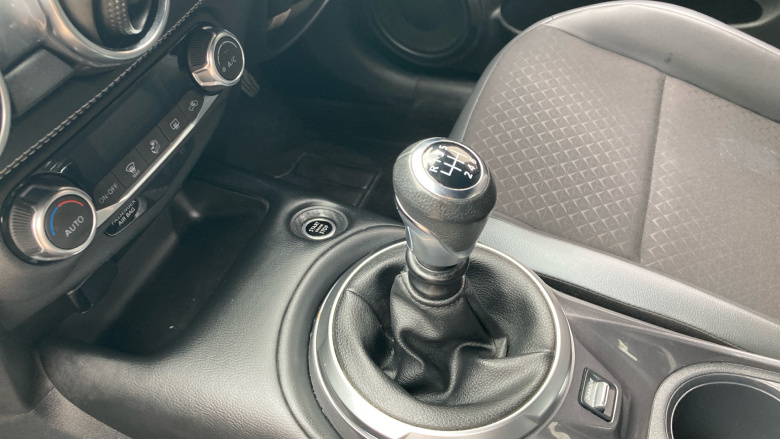 Nissan Juke 1.0 DiG-T 114 N-Connecta 5dr Petrol Hatchback